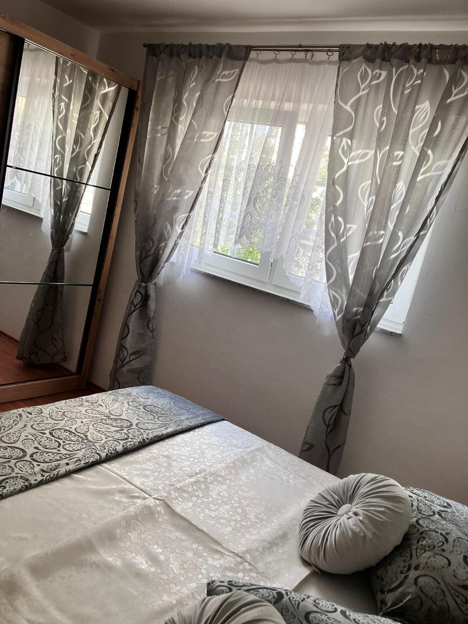 App Martina Apartment Драмал Екстериор снимка
