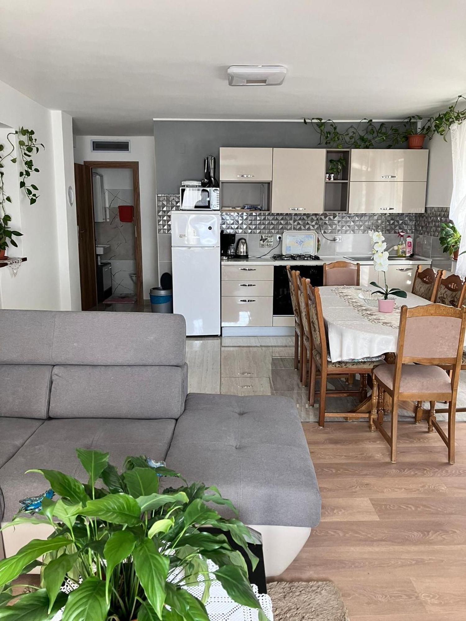 App Martina Apartment Драмал Екстериор снимка