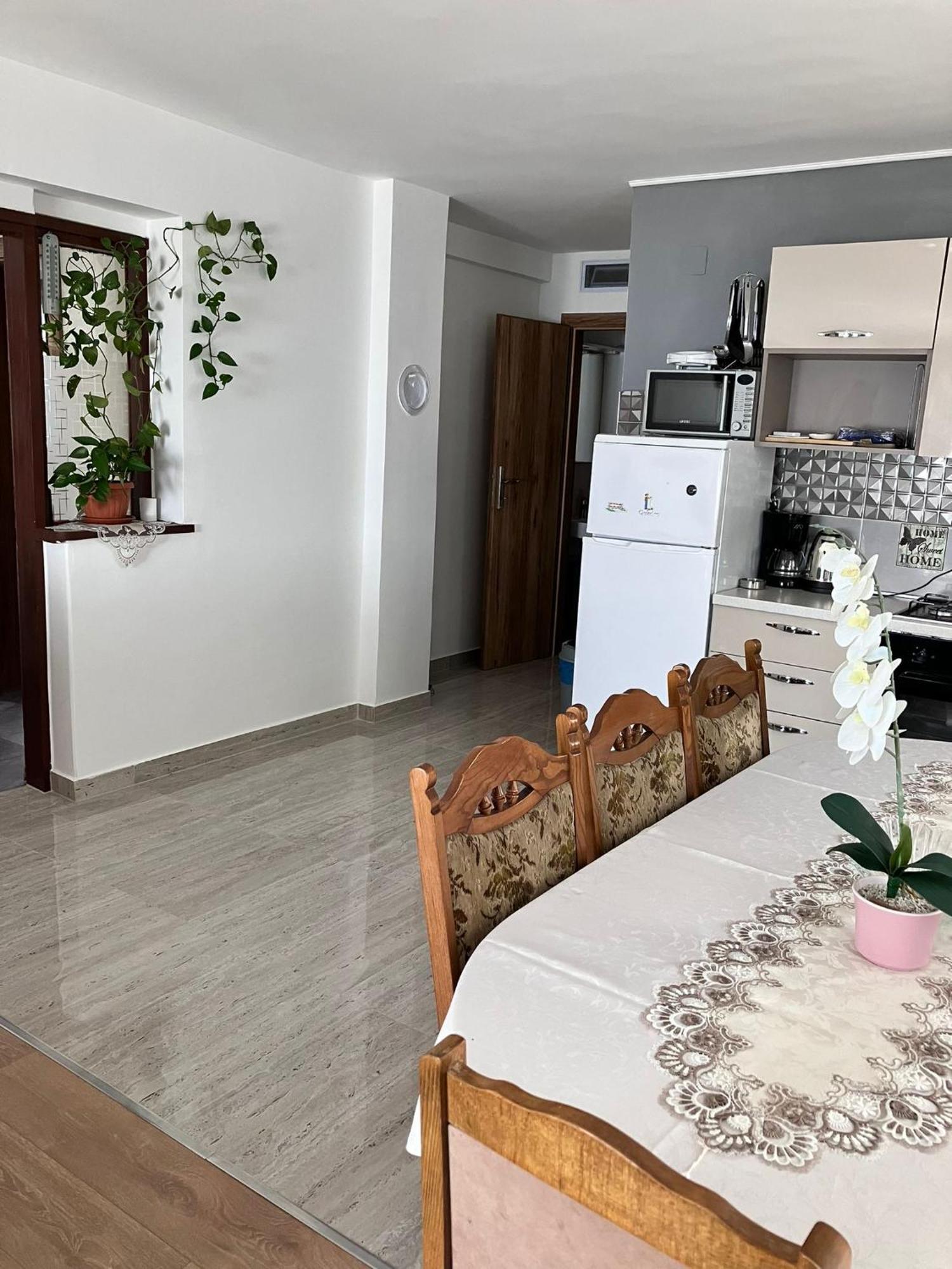App Martina Apartment Драмал Екстериор снимка