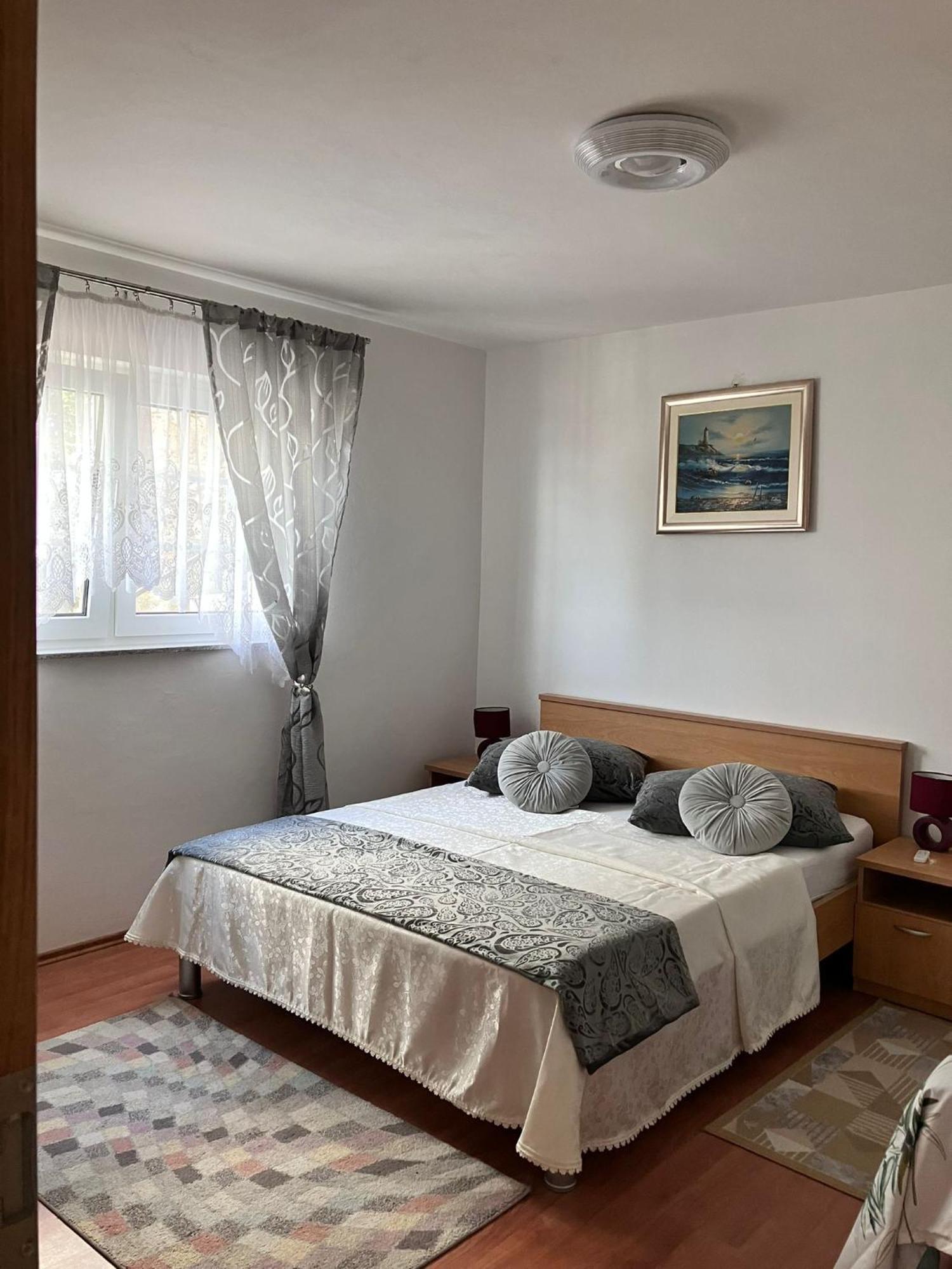 App Martina Apartment Драмал Екстериор снимка