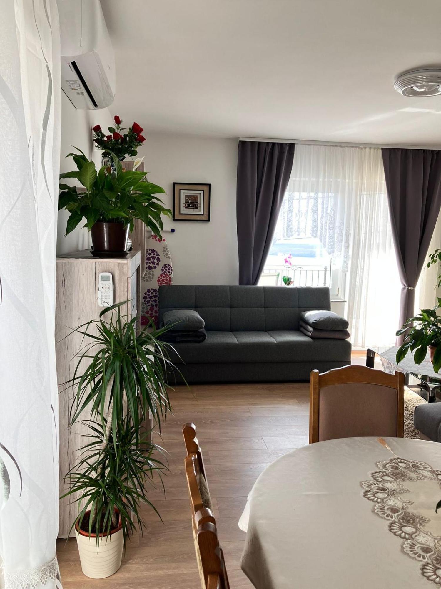 App Martina Apartment Драмал Екстериор снимка