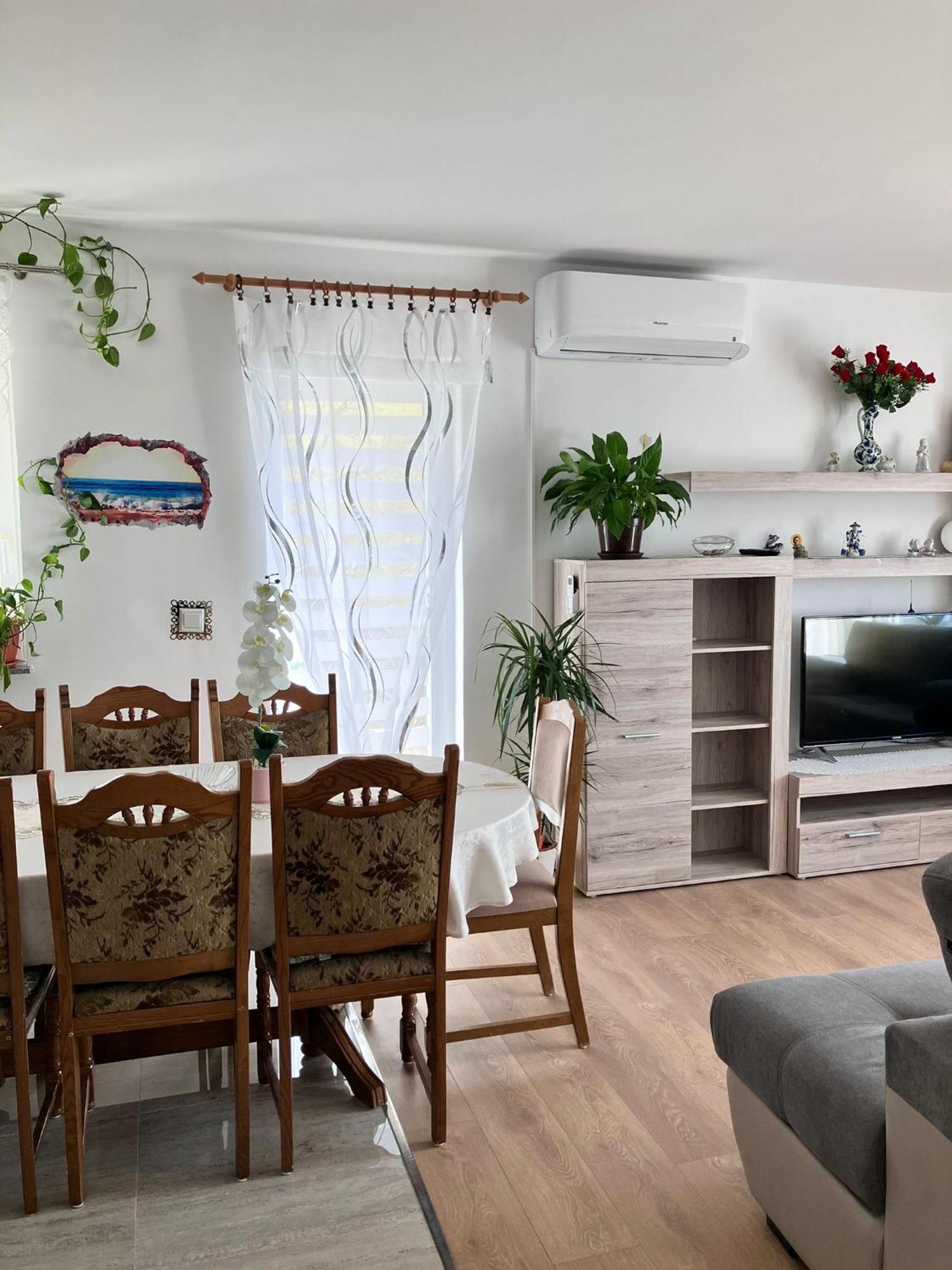 App Martina Apartment Драмал Екстериор снимка